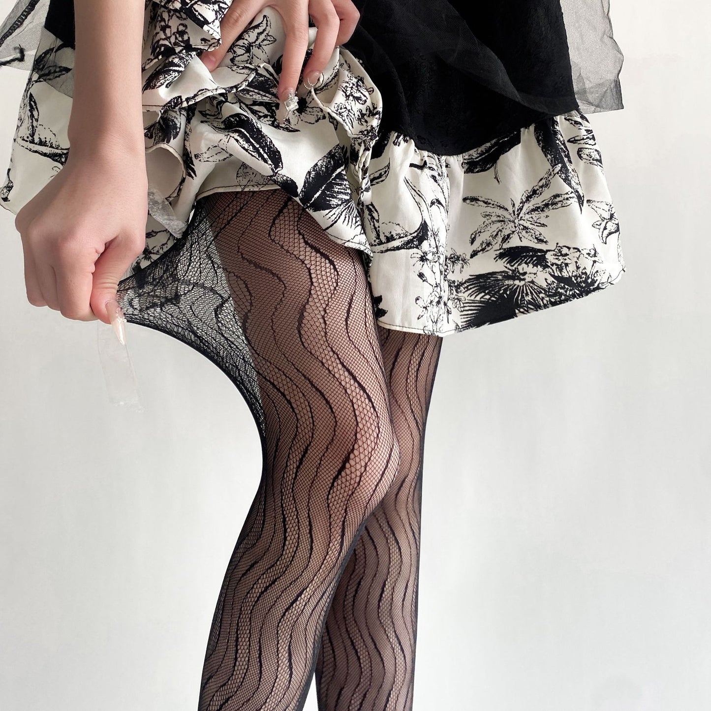 Sexy Thin Wavy Jacquard Lace Hollow Pantyhose