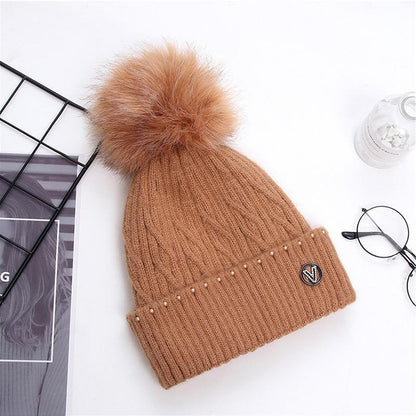 Autumn and winter Korean sweet and lovely pearl hat brim V letter wool ball Knitted Warm thread hat