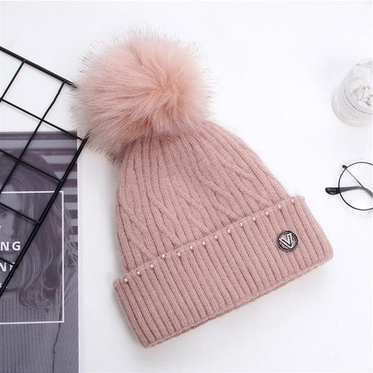 Autumn and winter Korean sweet and lovely pearl hat brim V letter wool ball Knitted Warm thread hat