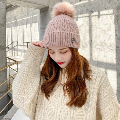 Autumn and winter Korean sweet and lovely pearl hat brim V letter wool ball Knitted Warm thread hat