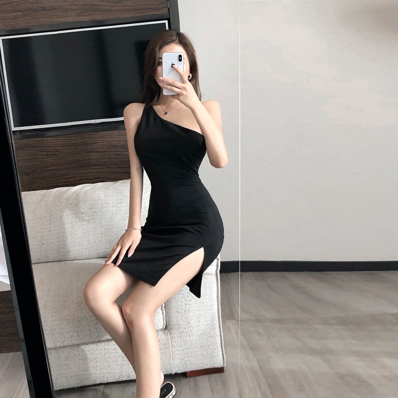 Fashion One Shoulder Open Back Split Buttock Dress