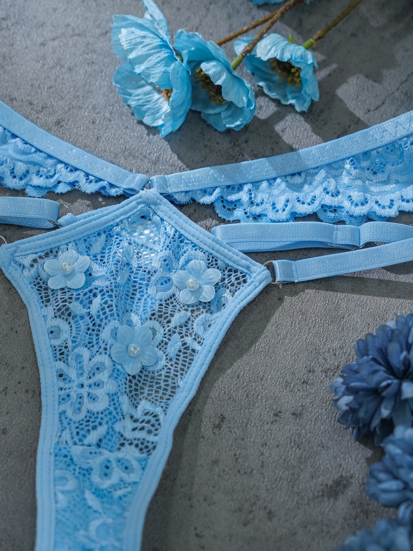 Free Shipping For Blue Pearls Small Flower Lace Lingerie Set