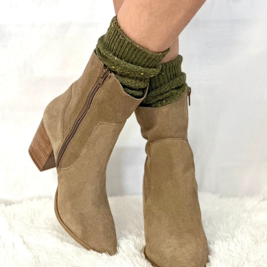 ESSENTIALS boot slouch socks - olive