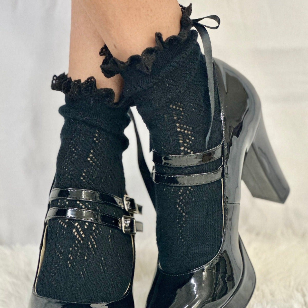 BETTY Bow crochet lace ankle socks -black