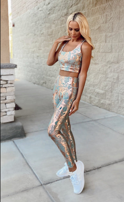 Free Shipping For Laila Snakeskin Fitness Leggings - Sage