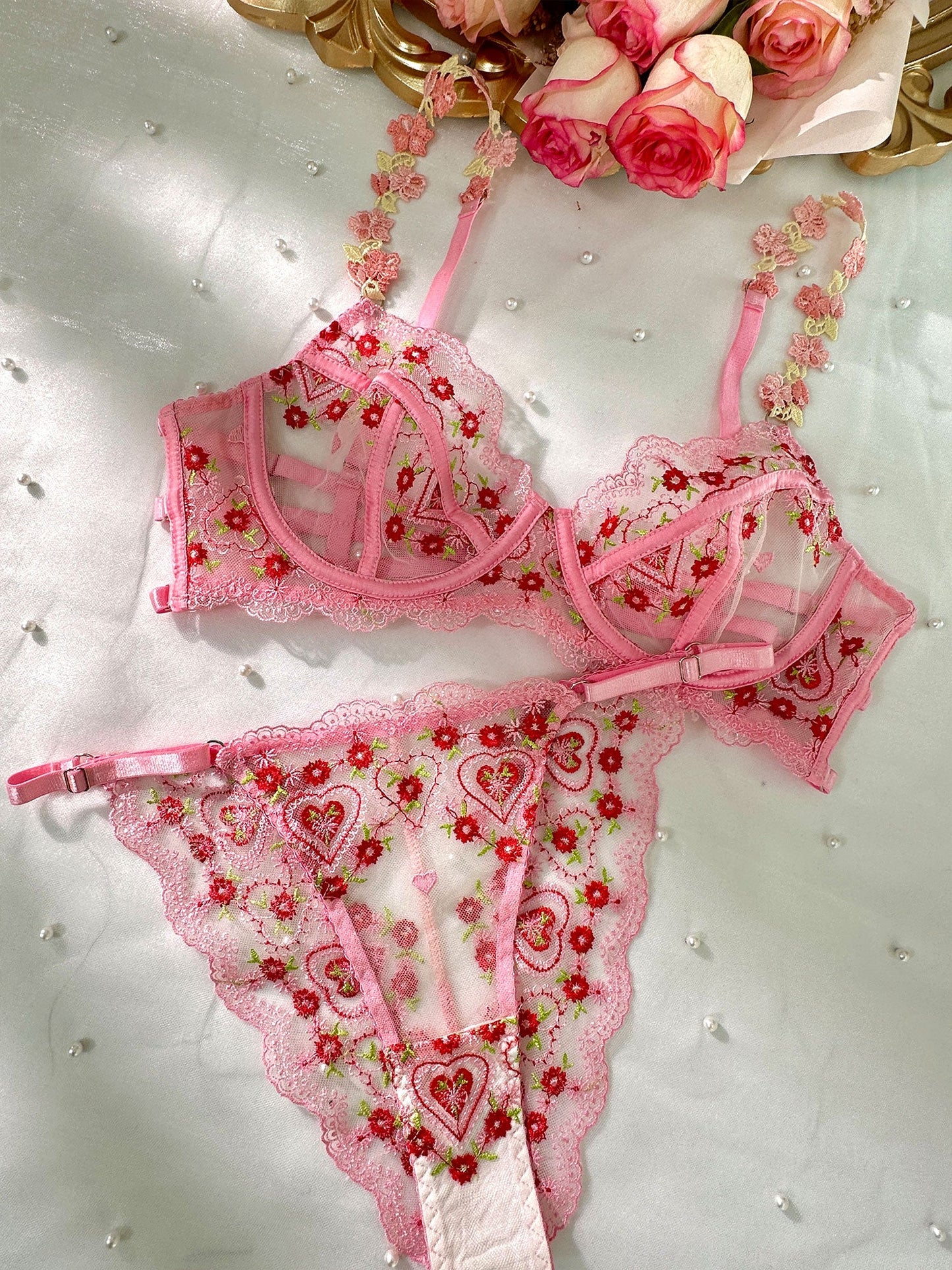 Free Shipping For Pink Cute Sweetheart Lace Embroidery Thong