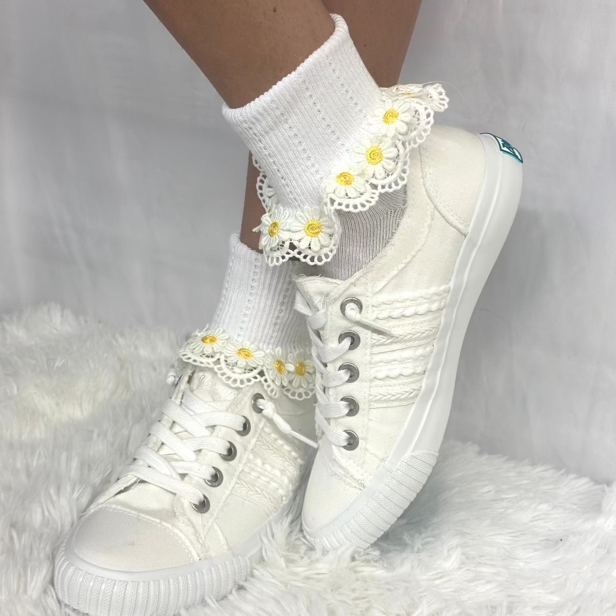 DAISY MAE  lace cuff socks - white yellow