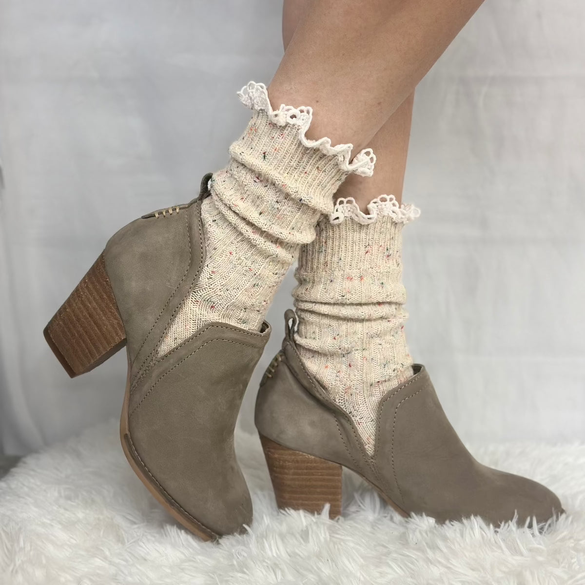 BOOTIE  lace slouch  socks - oatmeal