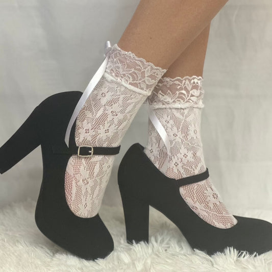 COSMOPOLITAN lace socks for heels - white