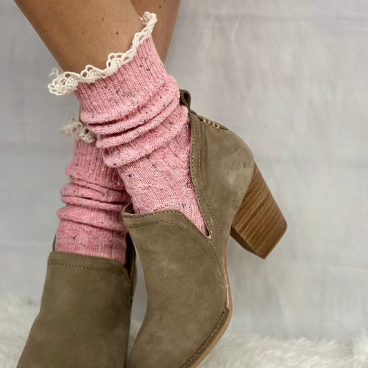 BOOTIE  lace slouch  socks - pink