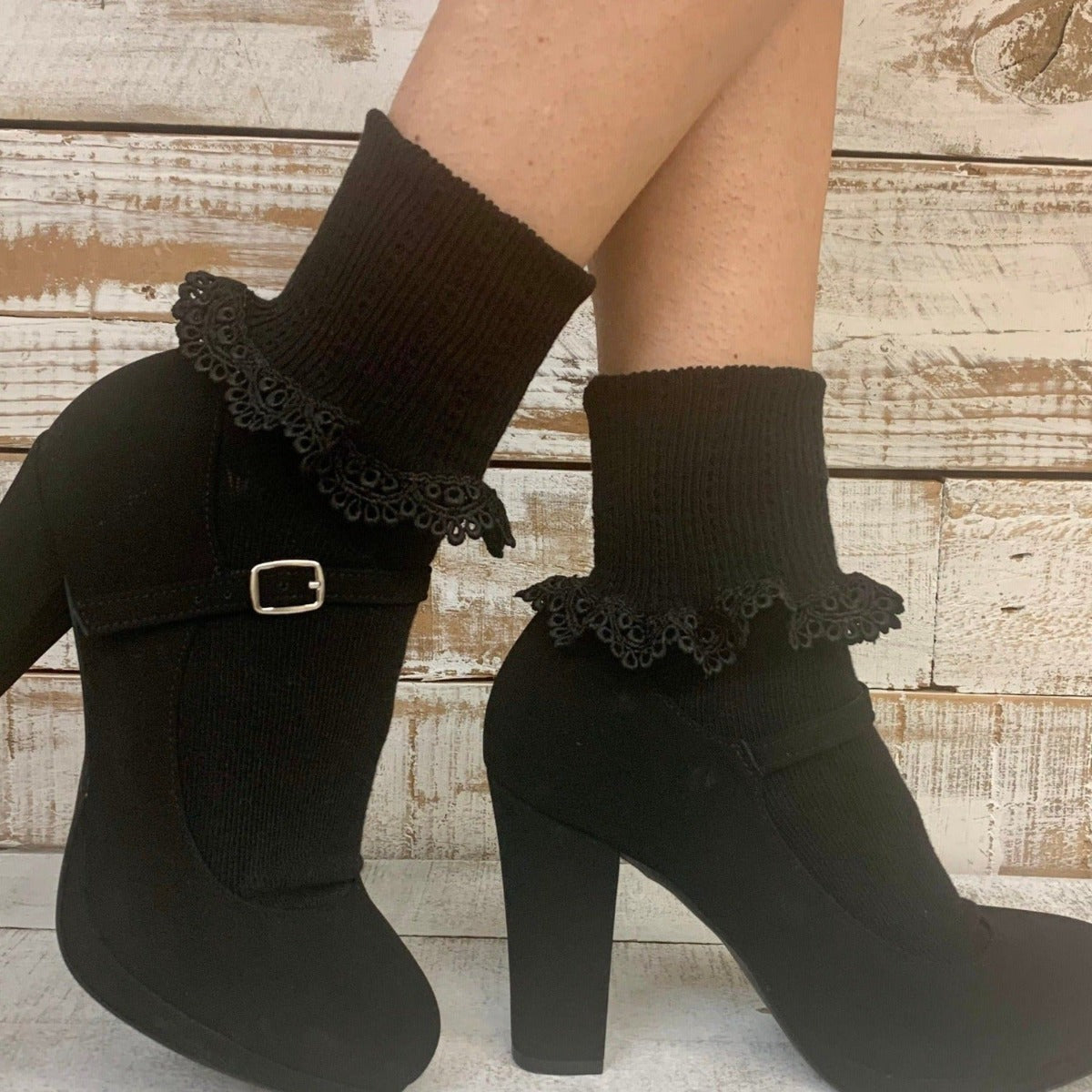 BOBBY lace cuff ankle socks  - black