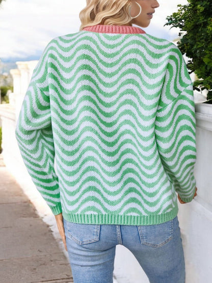 Women's Crew Neck Knit Sweater with Wavy Striped Pattern and Relaxed Fit