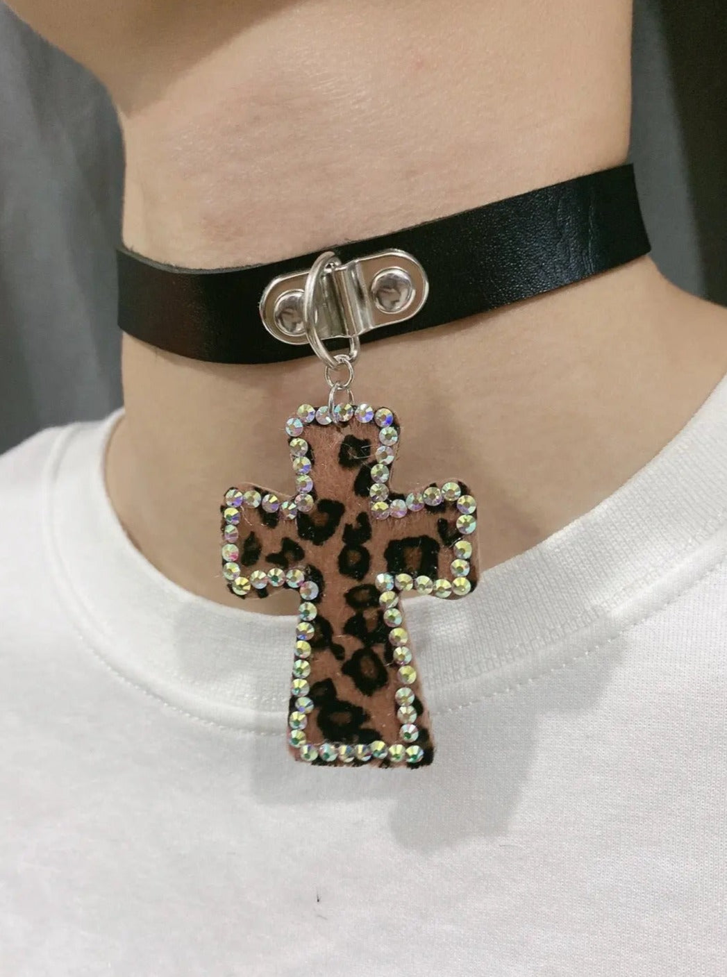 Free Shipping For 'Rebel Leopard' Print Rhinestone Cross Choker