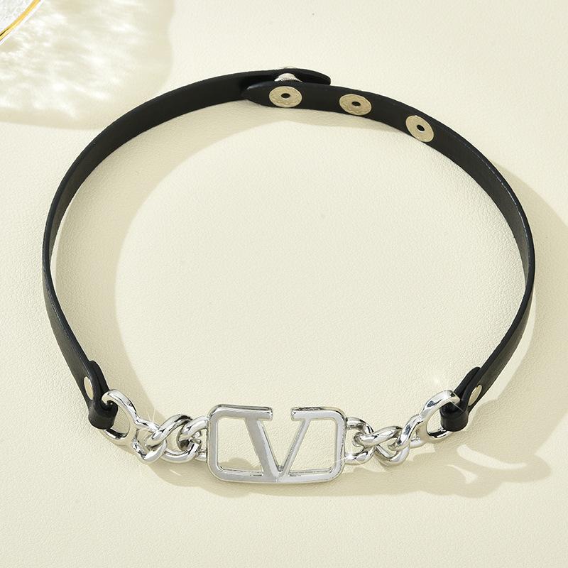 Light Luxury Design Choker