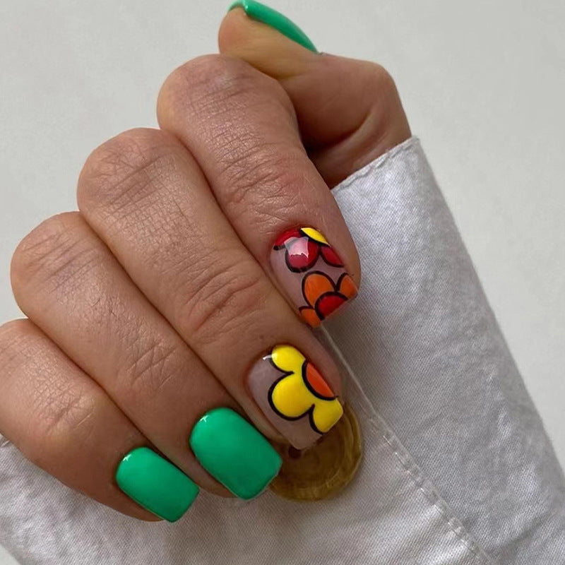 Short Adorable Nails, Simple Green Flower Design