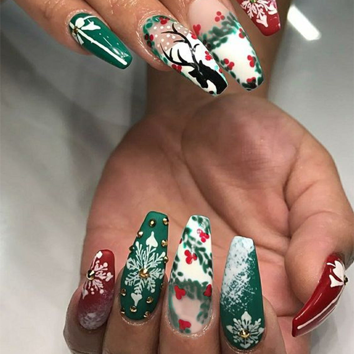 New FashionChristmas Reindeer and Snowflake Nail Tips