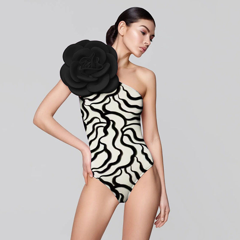 Ethereal Floral Appliqu¨¦ One-Piece Swimsuit