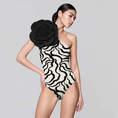 Ethereal Floral Appliqu¨¦ One-Piece Swimsuit