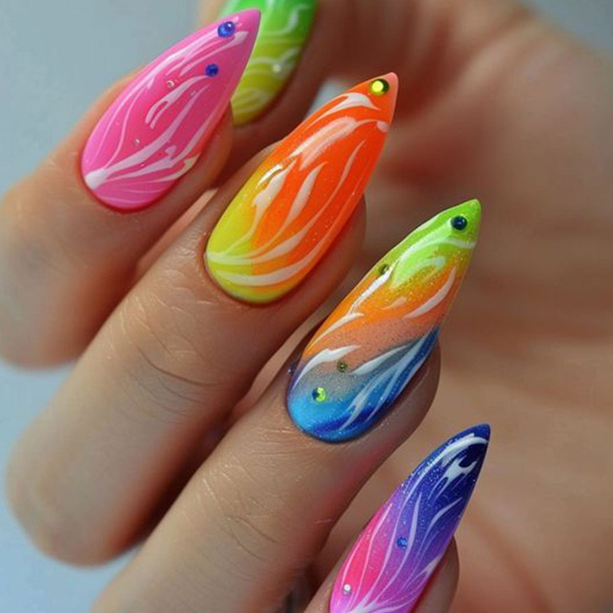 New FashionAlmond Shaped Gradient Rhinestone Nail Tips