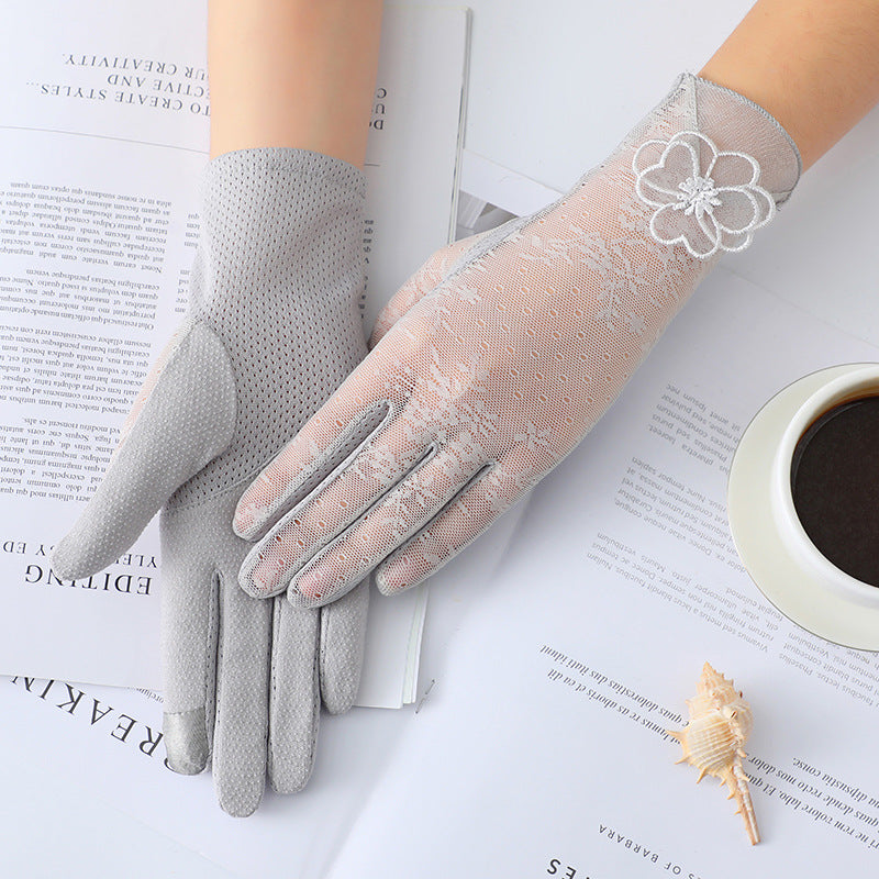 Ceremonial Lace Sunscreen Gloves