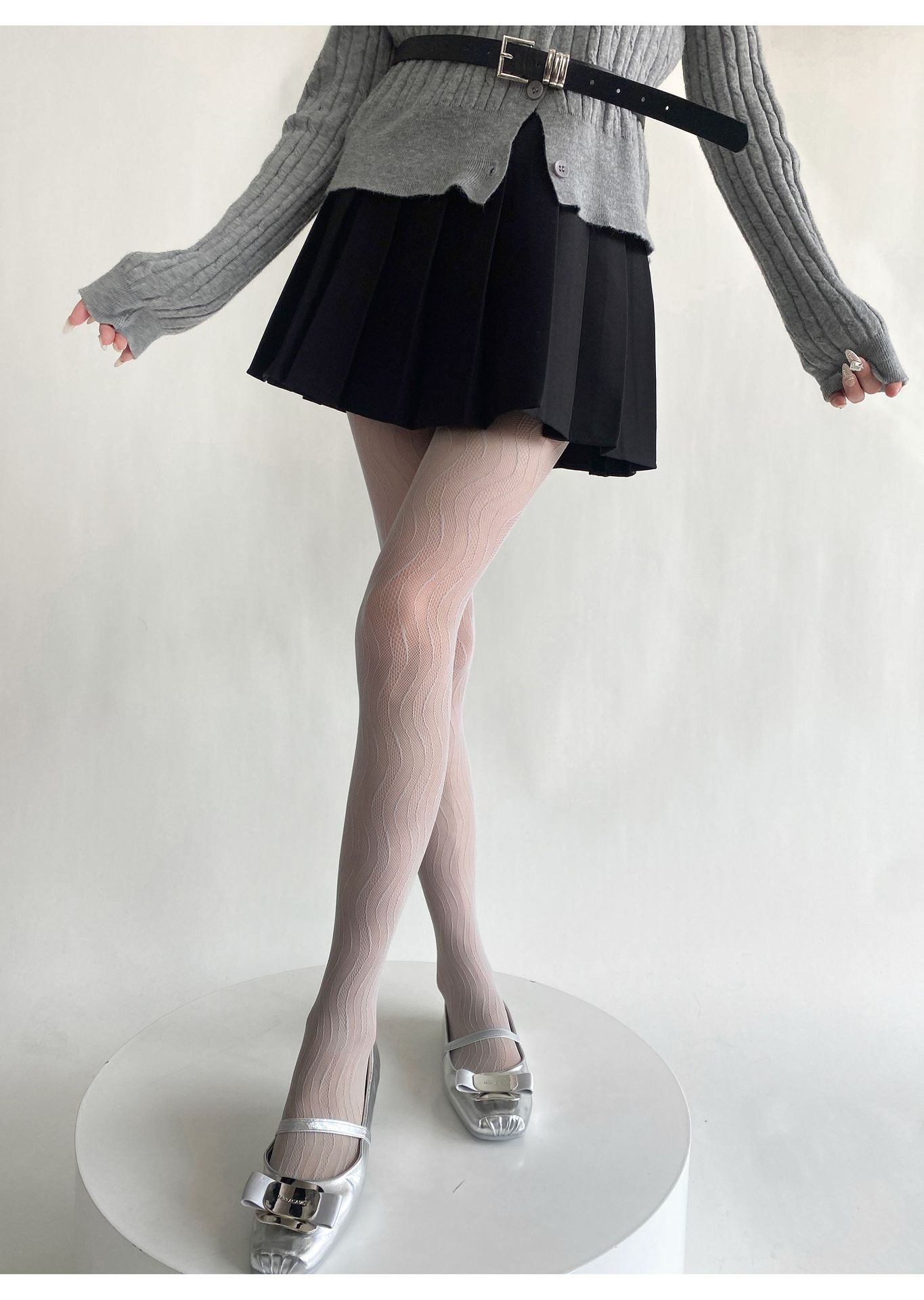 Sexy Thin Wavy Jacquard Lace Hollow Pantyhose