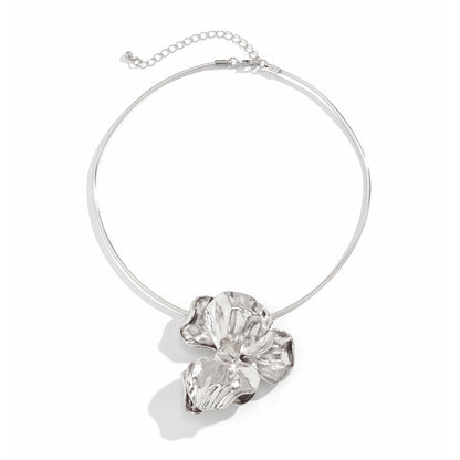 Pleated Metal Flower Choker