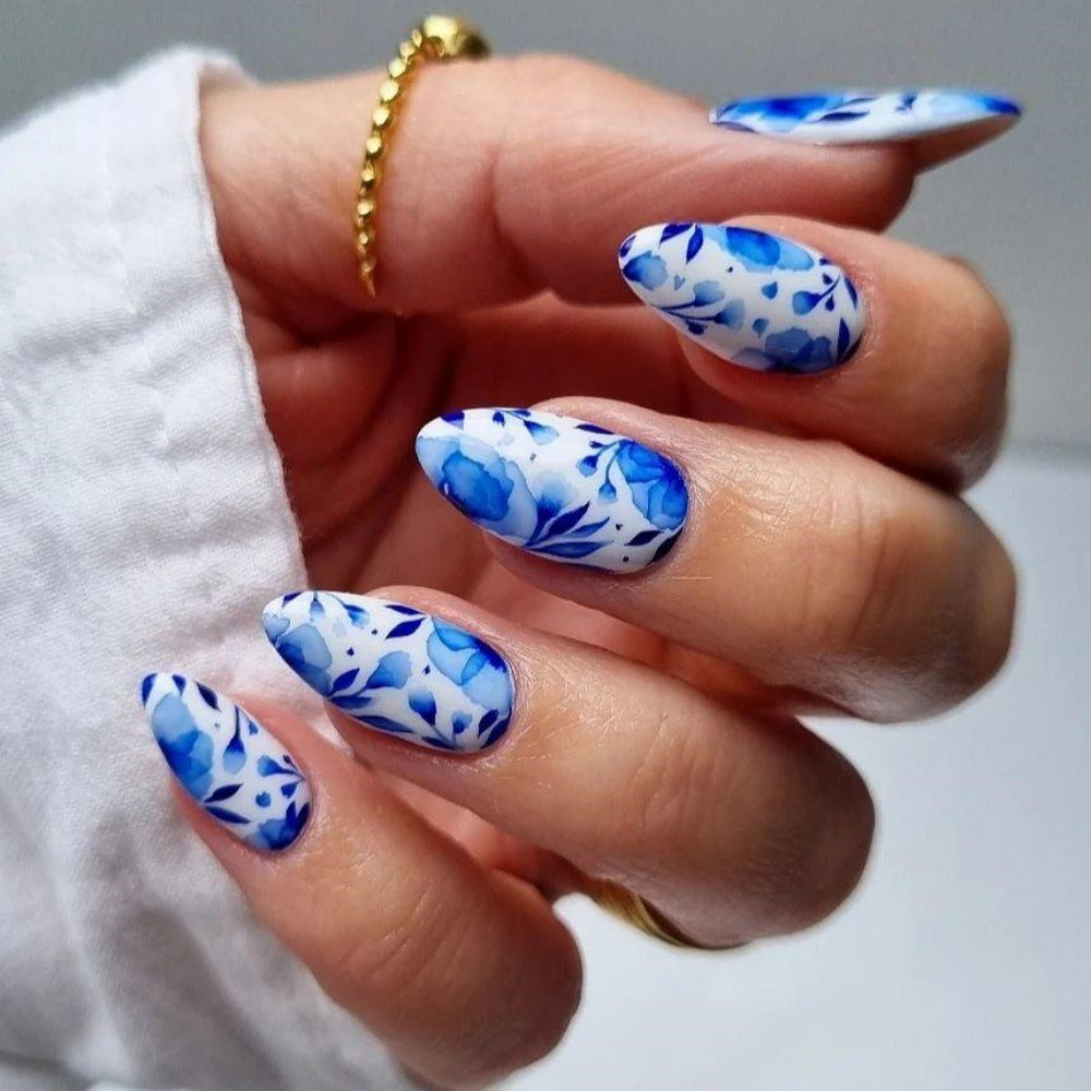 Sweet Cool Girl Luxe Ins-Style Blue-and-White Flower Waterdrop Nails