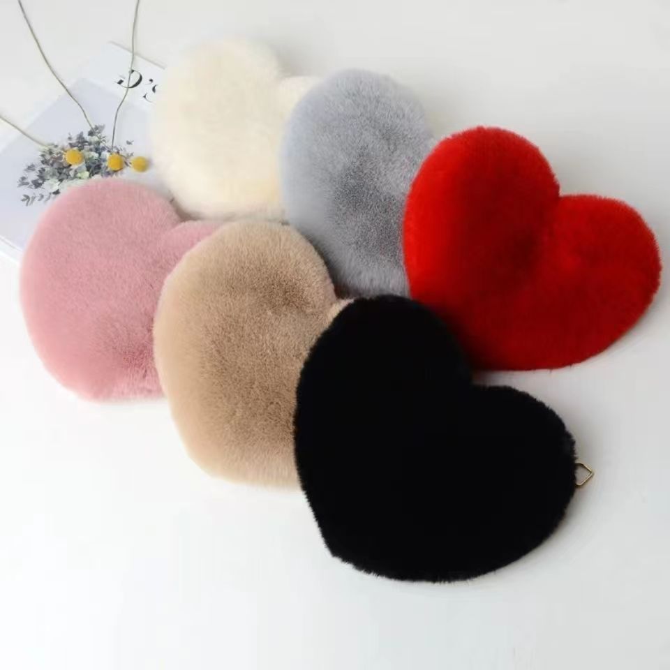 Fashionable Faux Fur Heart-Shaped Chain Crossbody Bag