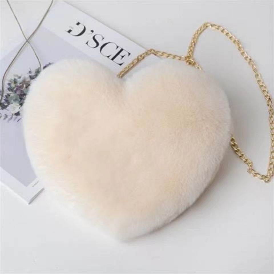 Fashionable Faux Fur Heart-Shaped Chain Crossbody Bag