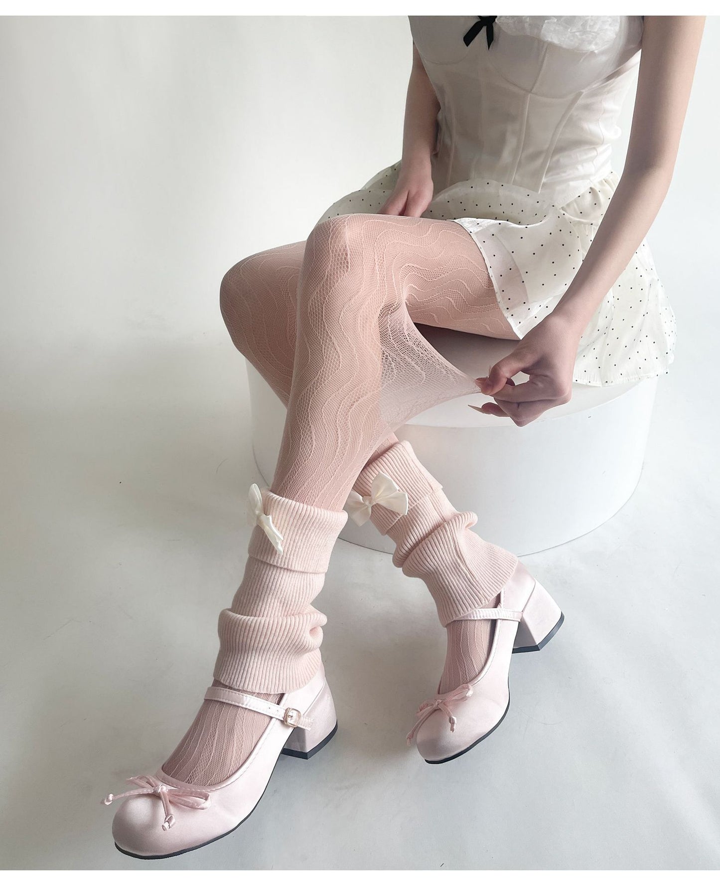 Sexy Thin Wavy Jacquard Lace Hollow Pantyhose