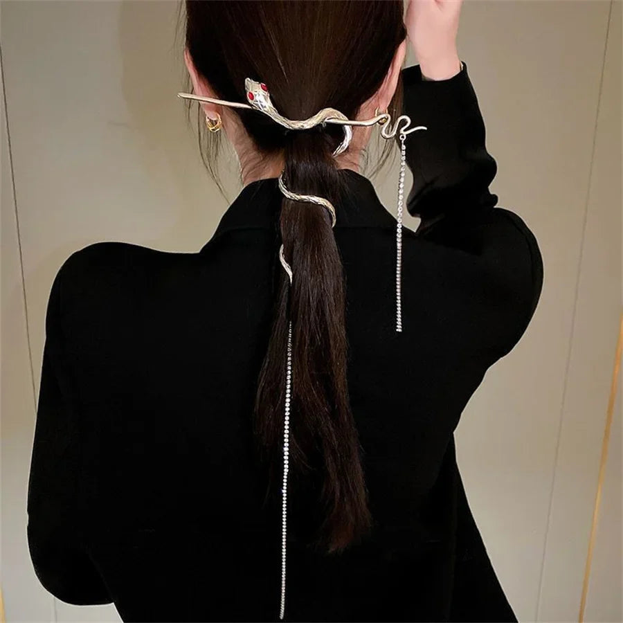 Free shipping for New Tassel Chain Snake Hair Claw Fashion Spider Crab Clip Elegant Shark Clip Barrette Headdress Hairpin Women Hair Accessories