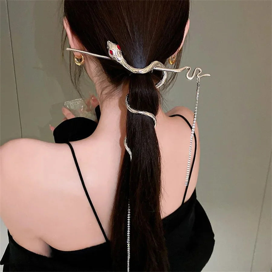 Free shipping for New Tassel Chain Snake Hair Claw Fashion Spider Crab Clip Elegant Shark Clip Barrette Headdress Hairpin Women Hair Accessories