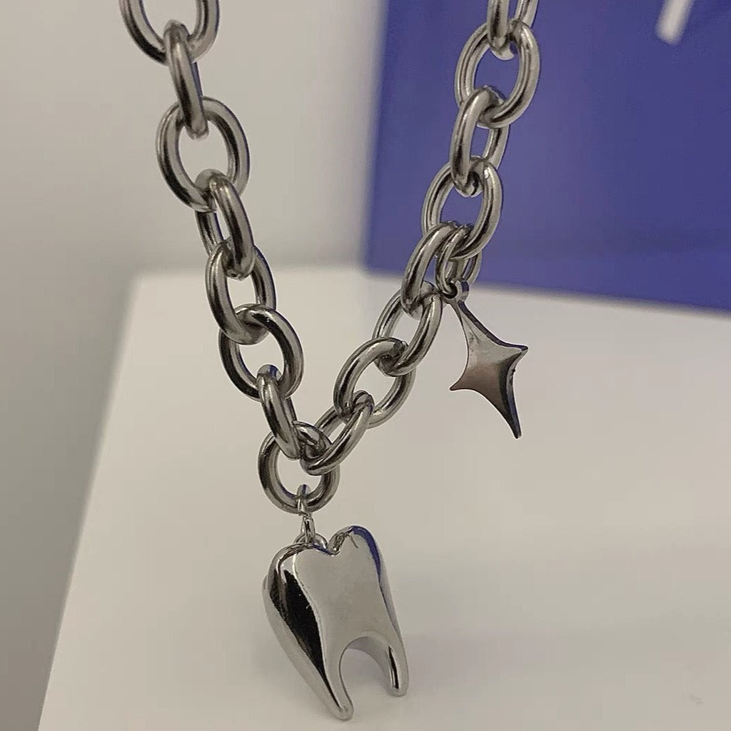 Free Shipping For 'Spooky' Teeth & Star Shape Necklace