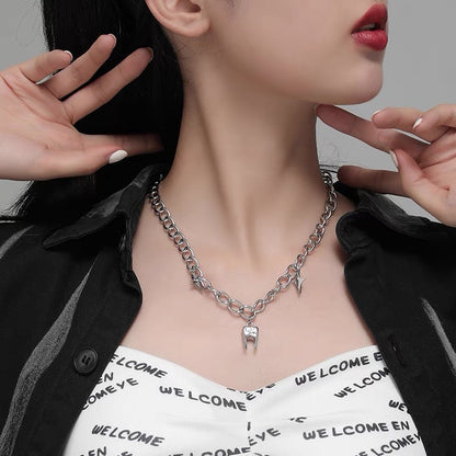 Free Shipping For 'Spooky' Teeth & Star Shape Necklace