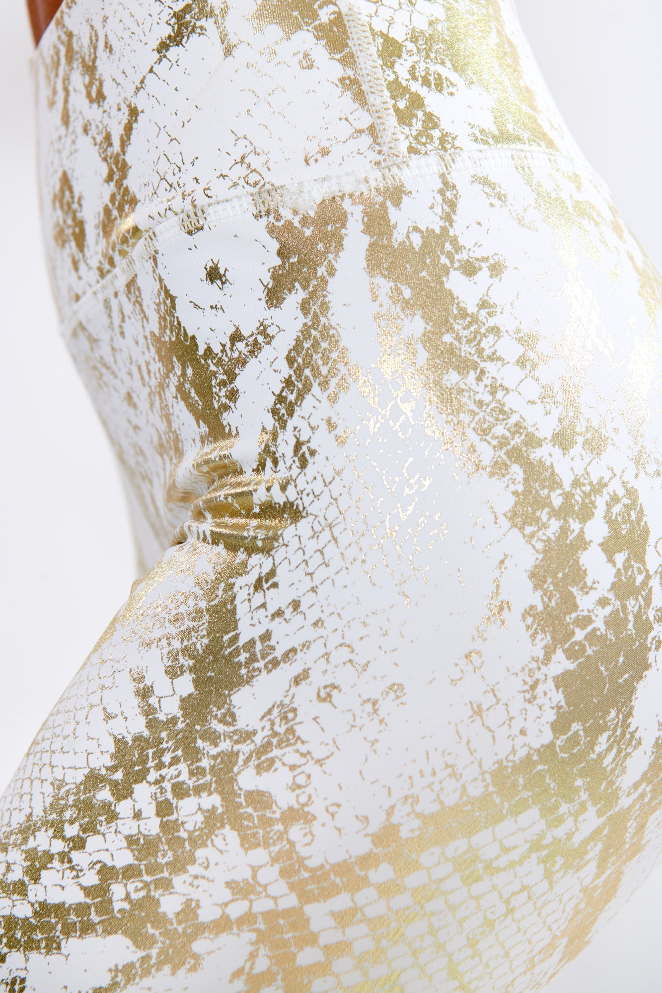 Free Shipping For Ariel Snakeskin Fitness Leggings - White