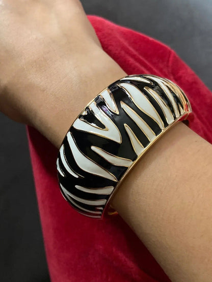 Geometric Zebra-Stripe Bracelet Accessories