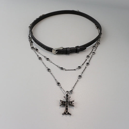 Sexycross necklace