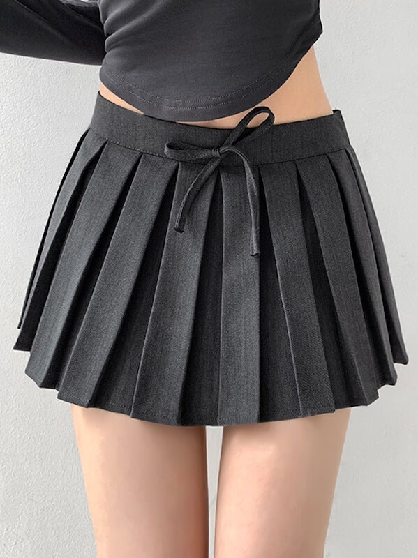 Cute pleated mini skirt