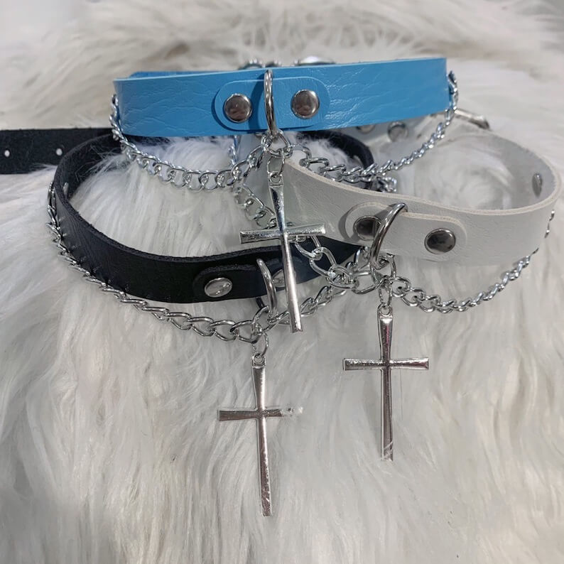 Sexy cross chain choker