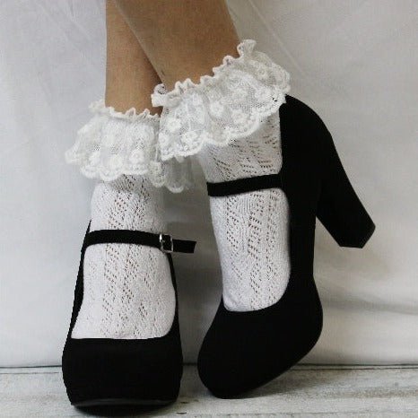 RUFFLES crochet lace ankle socks - white